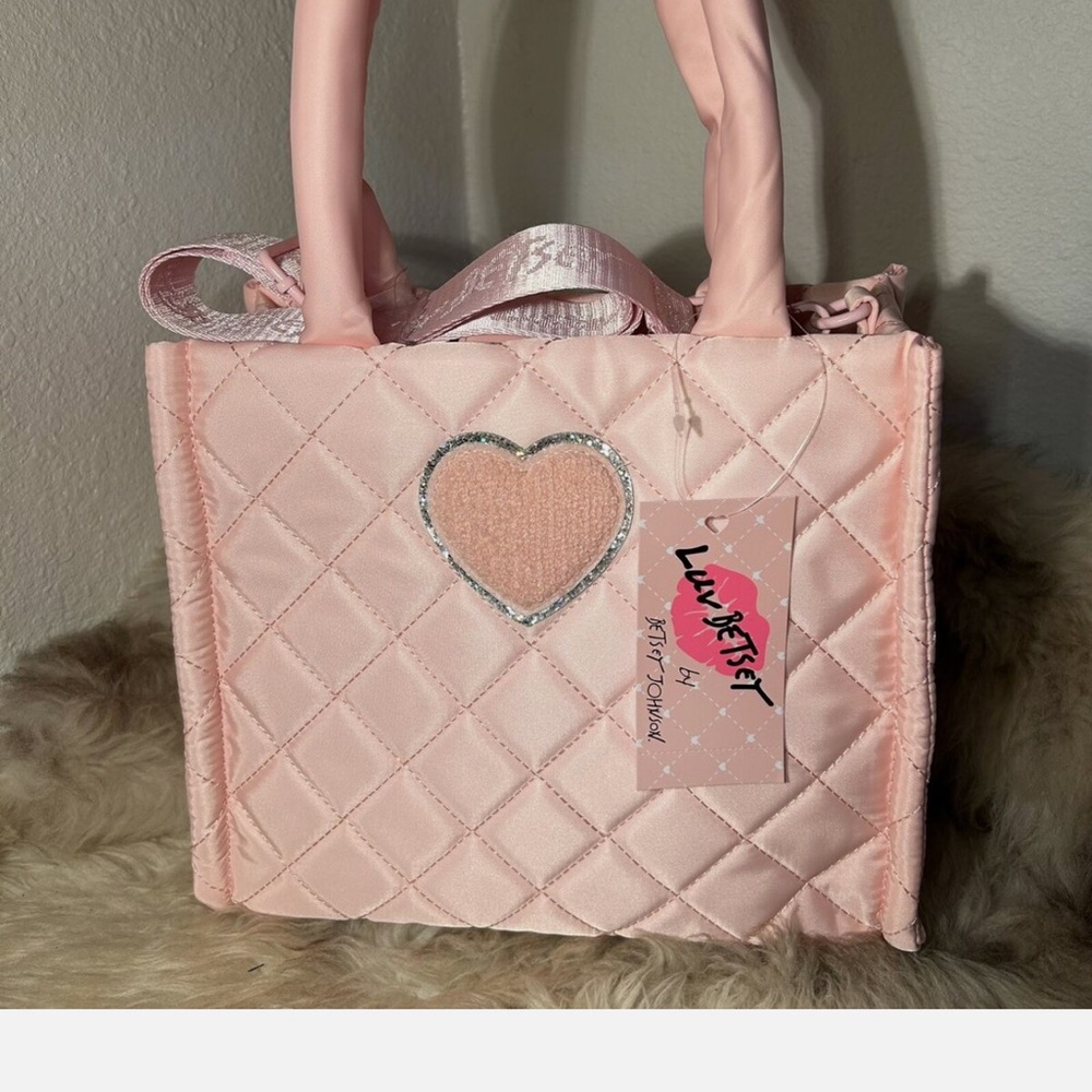 Betsy Johnson Pink Heart Quilted Bag NWT - Picture 2 of 5